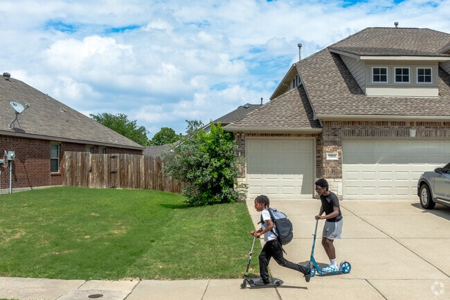 The sidewalks of Paloma Creek South are perfect for kids to enjoy riding with friends.