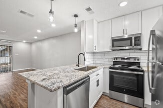 400 W Saint Elmo Rd, Austin, TX 78745