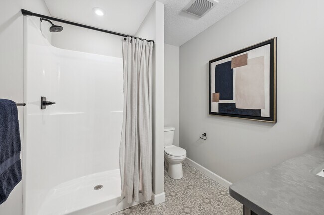 22. 3_4 Bathroom 2.jpg