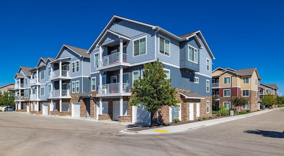 High Point on Overland, Meridian, ID 83642 - photo 1