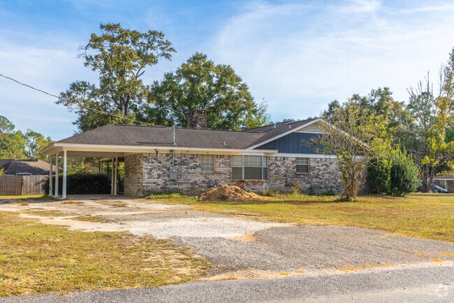 Ranch homes are common in Pamona.