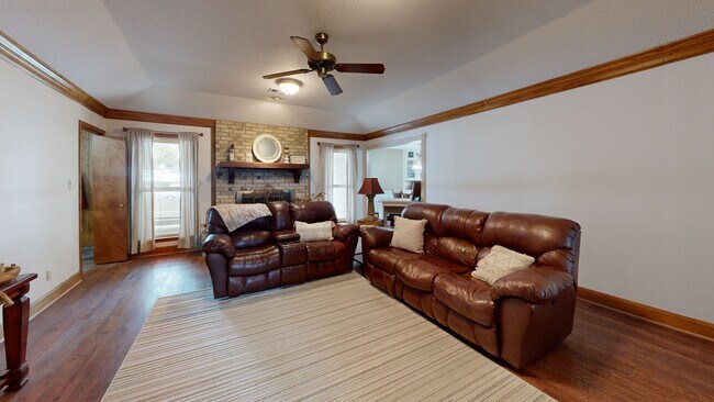 9051 Dixie Ln, Needville, TX 77461 - photo 2