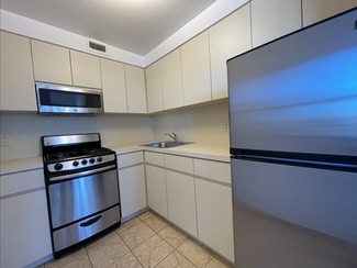 3212 23rd St, Astoria, NY 11106