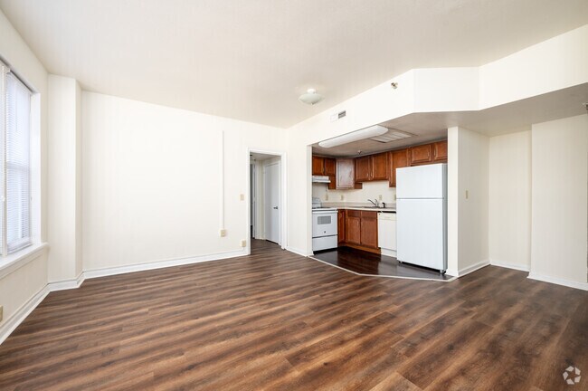 2BR, 1BA - 816SF - Living Room