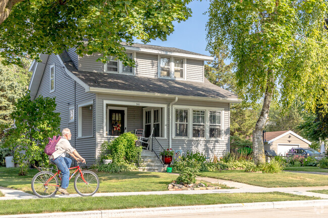 Sidewalks provide convenient walking and biking paths for Stevens Park residents.