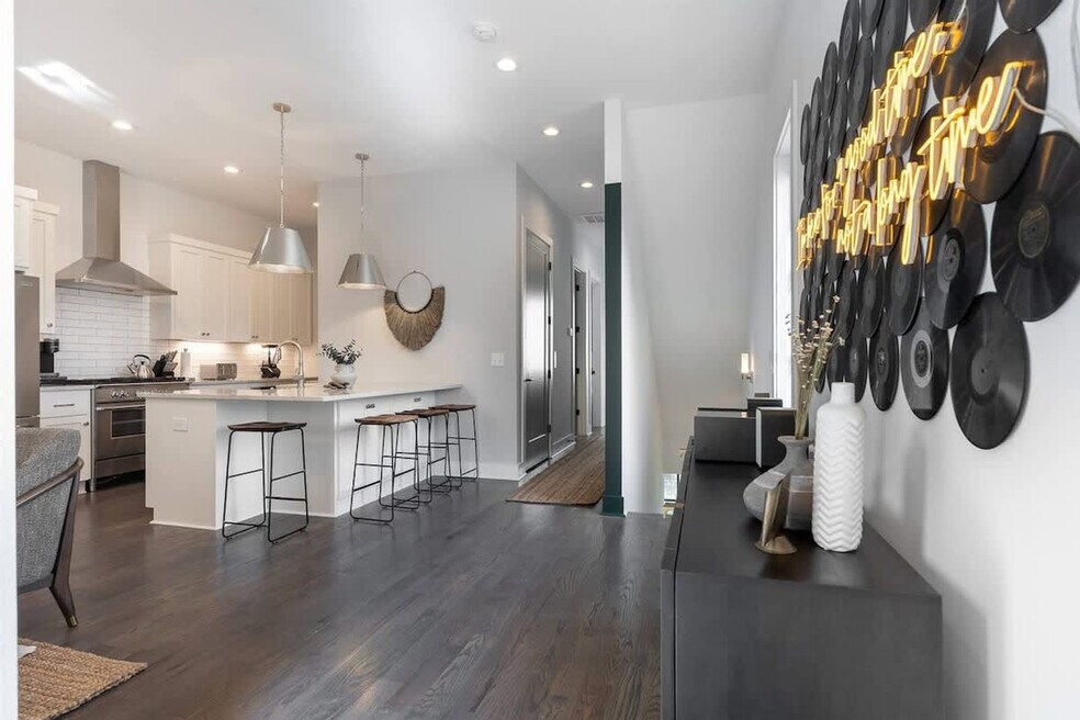 3206 W End Cir unit ID1051738P, Nashville, TN 37203 - photo 1