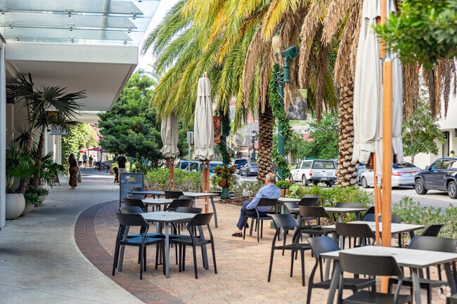 Downtown Sarasota is known for its plentiful outdoor dining options.