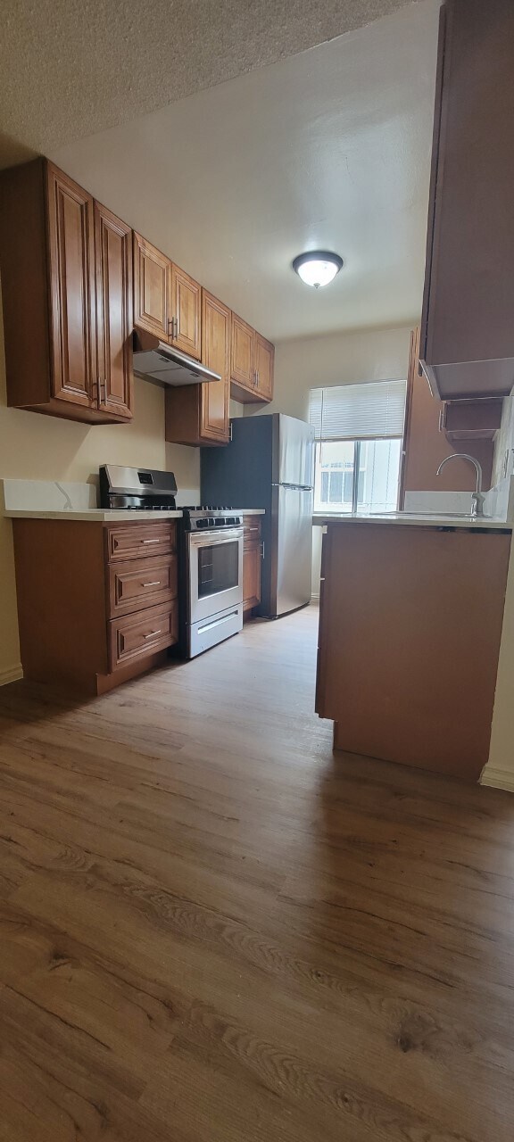 842 N Sycamore Ave unit 2, Los Angeles, CA 90038 - photo 1