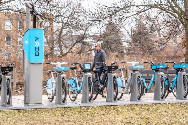 You can rent Divvy bikes from Horner Park.