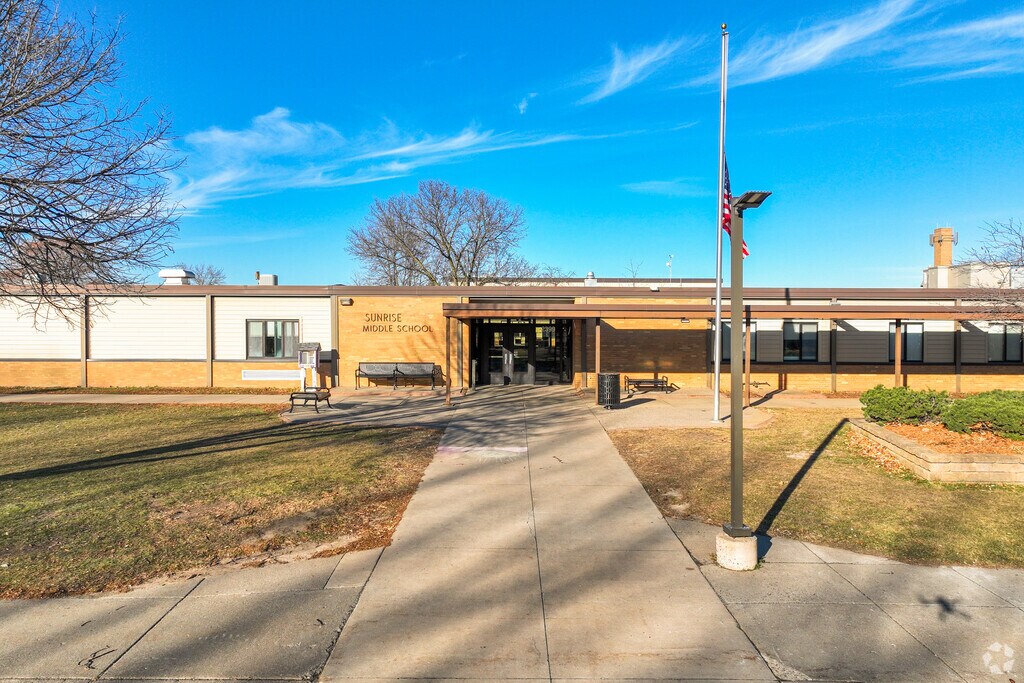 There are over 750 students currently enrolled at Sunrise Park Middle School.