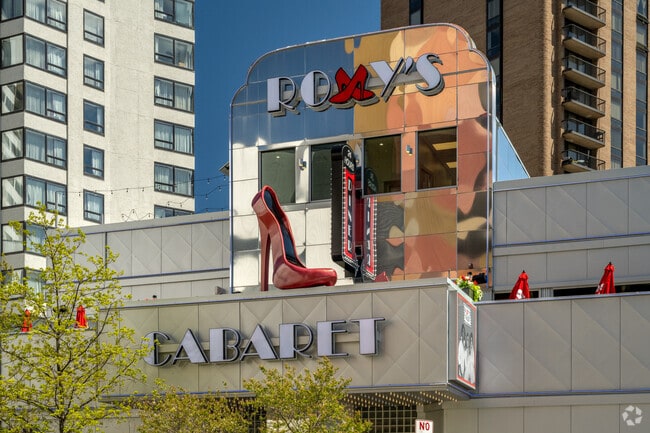 Roxy's Cabaret in Loring Park ihost nightly events and drag shows.