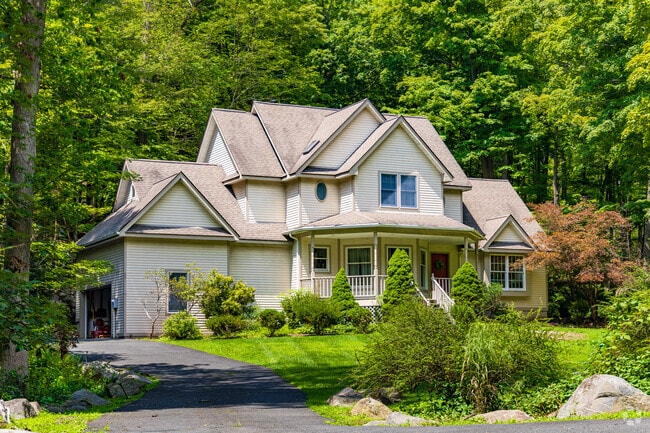 Traditional  homes stand as a beloved architectural style in Highlands.