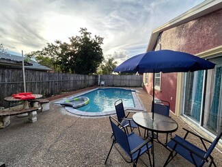 7526 SW 7th Ct, North Lauderdale, FL 33068