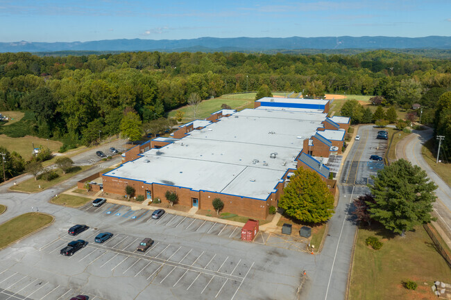 Northwest Middle School offers its students a variety of programs, clubs and activities.