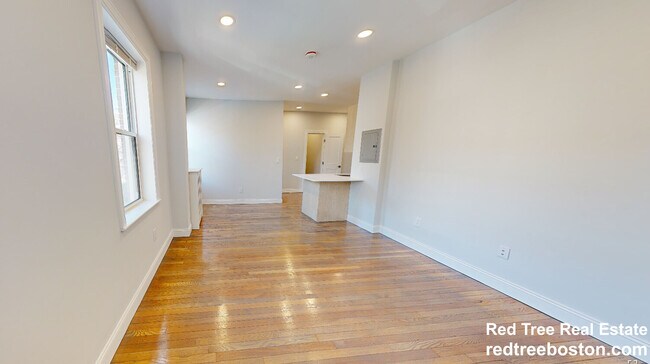 106 Queensberry St unit 9, Boston, MA 02215 - photo 2
