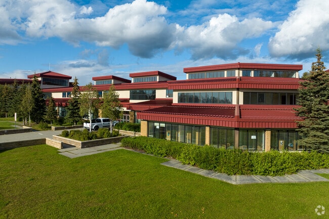 Hanshew Middle School is attended by 800 students in grades 7-8.