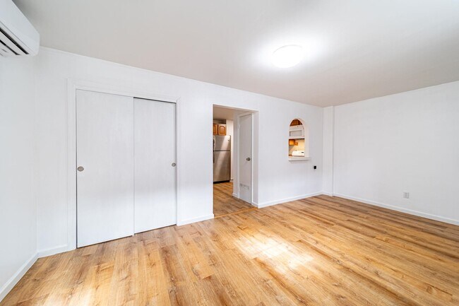 236 Christopher Columbus Dr, Jersey City, NJ 07302 - photo 3