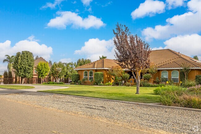Most streets in Bellevue do not have sidewalks but feature homes set further back from the road.