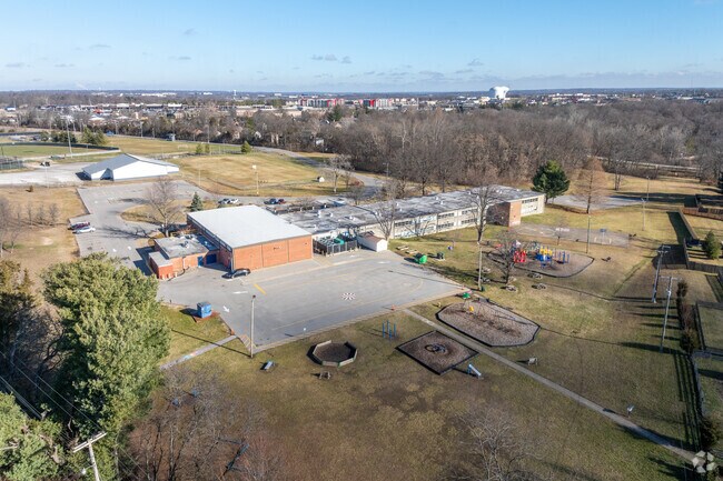 The student population of Hite Elementary is 448 and the school serves K-5.
