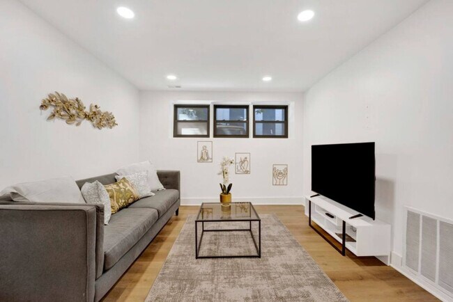 503 W Wrightwood Ave unit ID1319110P, Chicago, IL 60614 - photo 2