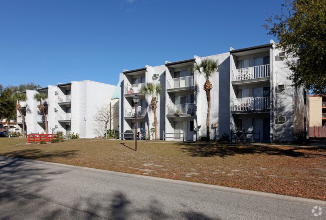 Hideaway Oaks Studios, Altamonte Springs, FL 32714 - photo 2