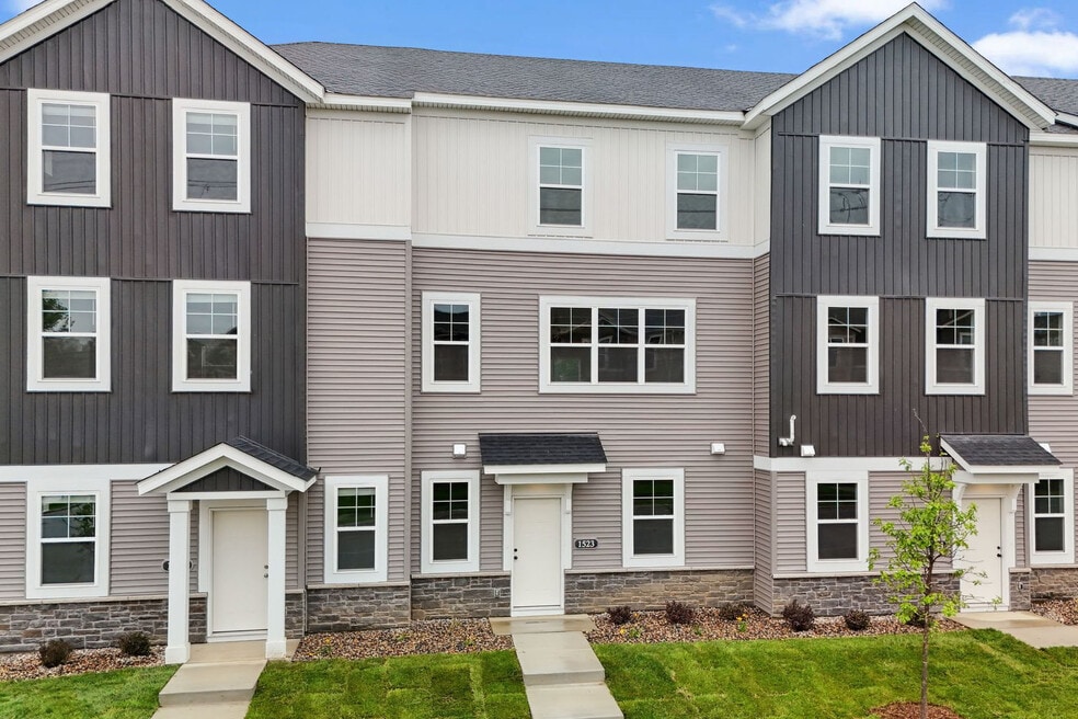 1523 Traverse Ln, West Saint Paul, MN 55118 - photo 1