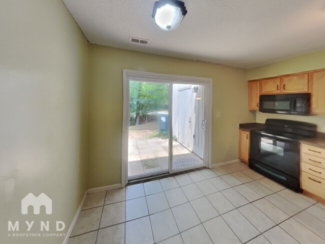 100 Beaver Dam Ct, Chapel Hill, NC 27514 - photo 3