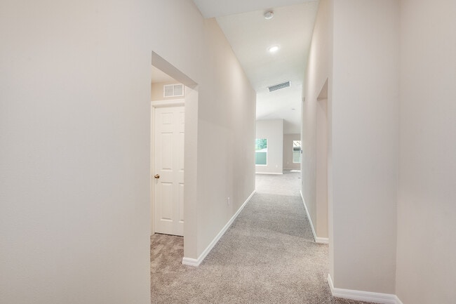 3923 Altitude Run, Davenport, FL 33837 - photo 2