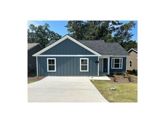 4 Summertide Dr, Phenix City, AL 36869