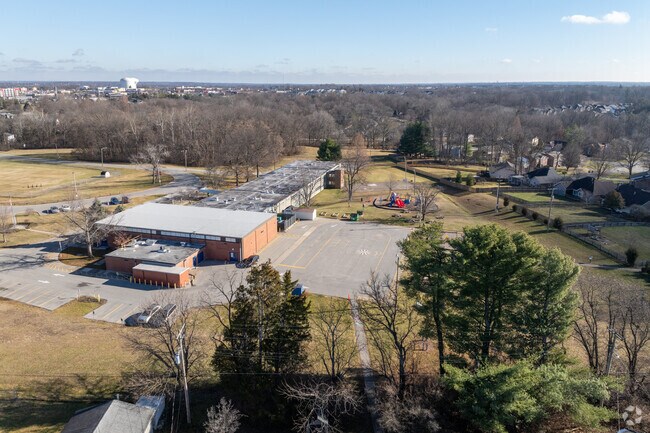 The student population of Hite Elementary is 448 and the school serves K-5.