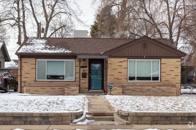 Brick bungalows from the 1950s line North Aurora’s evenly gridded streets.