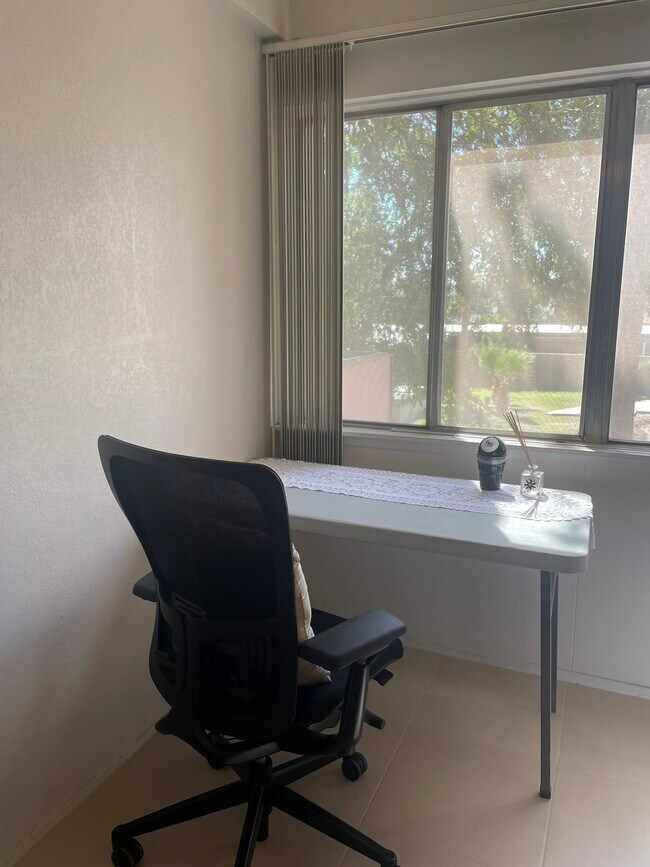 351 E Thomas Rd unit D203, Phoenix, AZ 85012 - photo 3