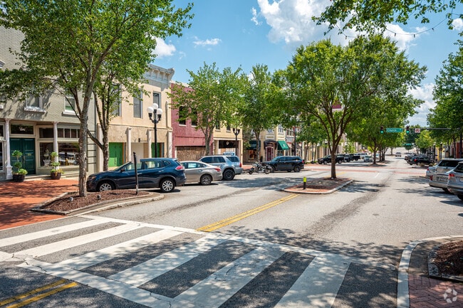 Local retail shops and restaurants line the streets of Downtown Anderson.