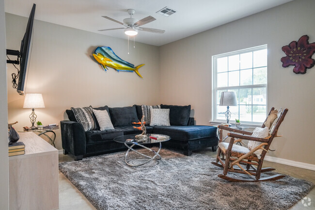 2BR, 2BA - 1020SF - Living Room
