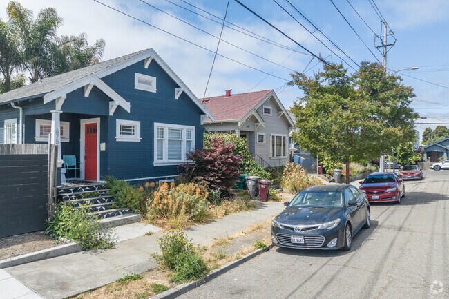 Walk through the Bushrod area and you will see many home styles and large, quiet streets.