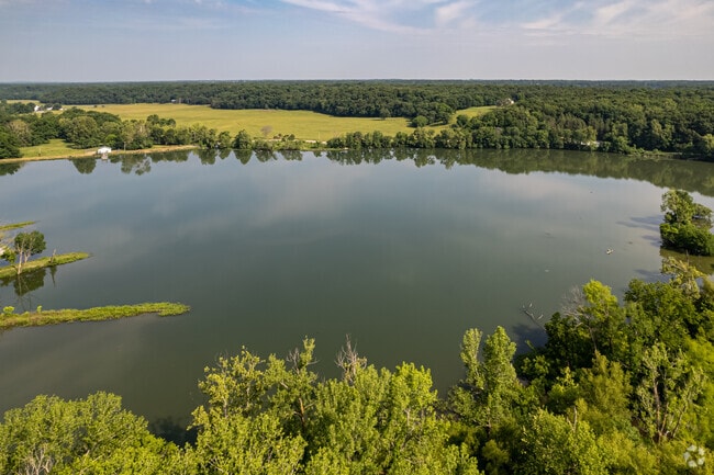 City Lake is located just west of the Dawn Hill neighborhood.