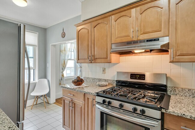 130 Sutherland Rd unit 1, Brighton, MA 02135 - photo 5