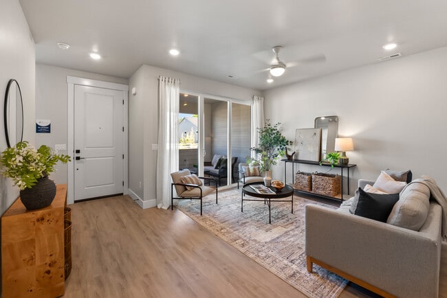 160 S Koyukuk Ave, Star, ID 83669 - photo 3