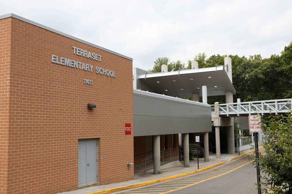 The entrance to Terraset Elementary in Reston VA.