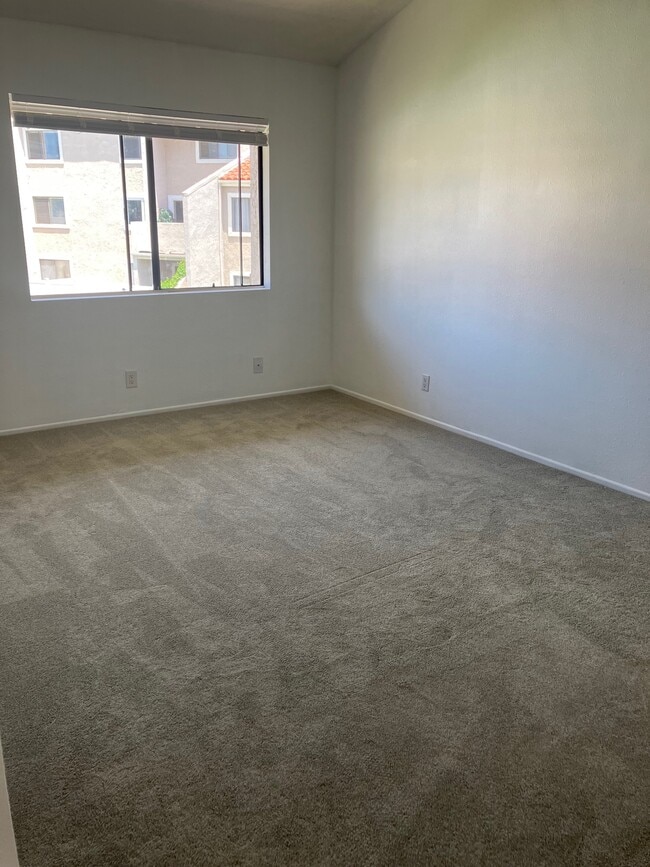 6915 Quail Place unit West Bluff Hills, Carlsbad, CA 92009 - photo 6