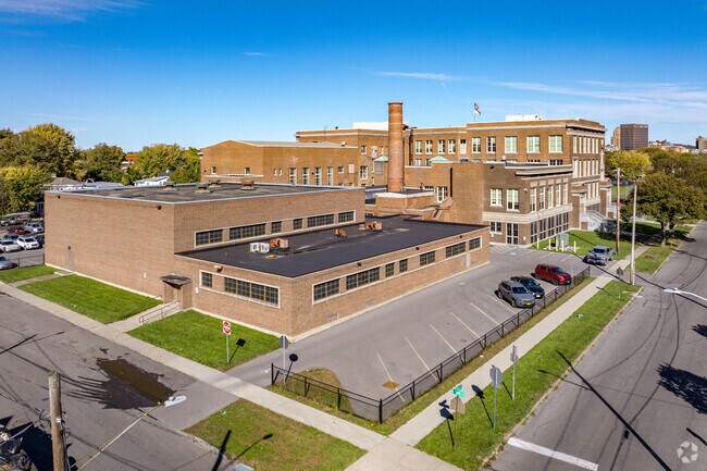 STEM Academy at Blodgett in Near Westside serves grades 6–8 and received a C-minus from Niche.