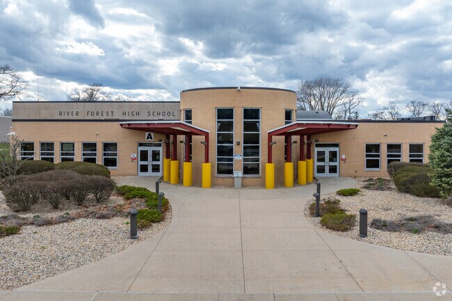 River Forest Jr-Sr Public High School entrance.