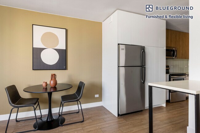 2625 N Clark St unit FL10-ID1361, Chicago, IL 60614 - photo 7