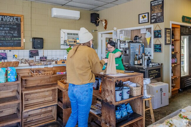 Wadmalaw Island residents love to shop for fresh local food at Blackbird Market.