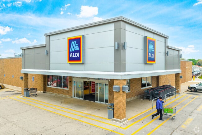 ALDI offers convenient grocery option just outside Laurel Hill.