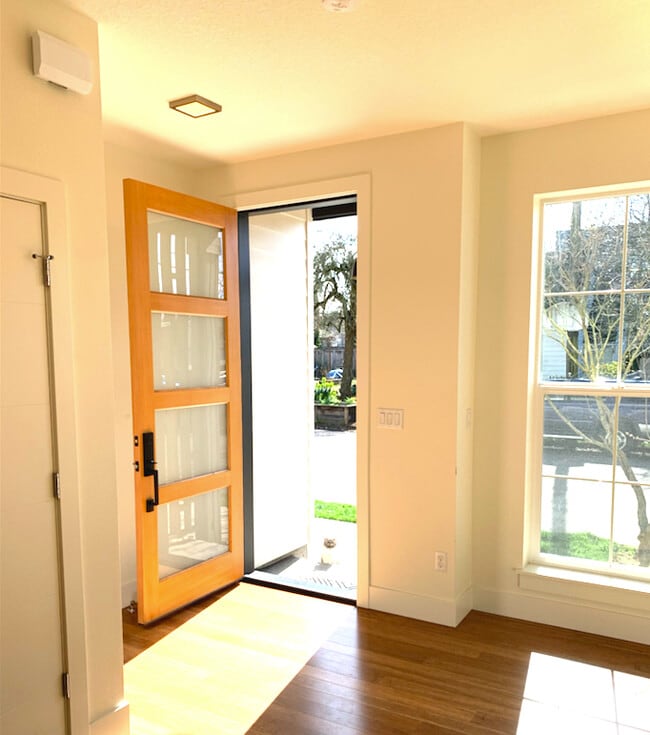 1377 N Humboldt St, Portland, OR 97217