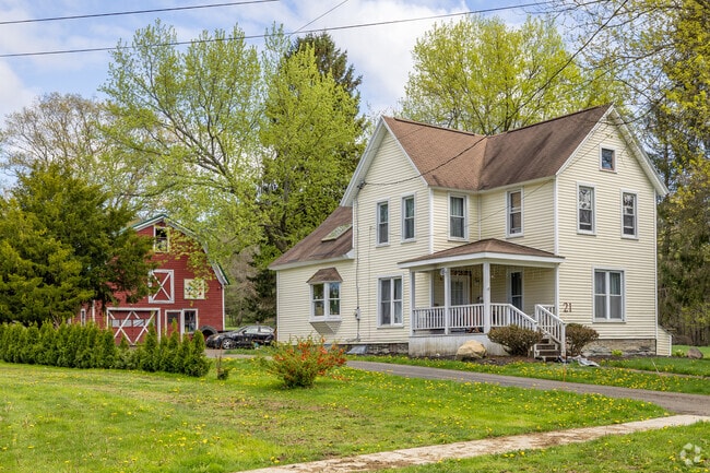 The larger lots in Charlotte allow for colonial homes to have larger detached garages.