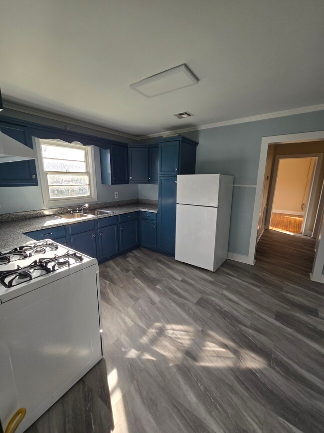 205 W Broussard St, Broussard, LA 70518 - photo 2