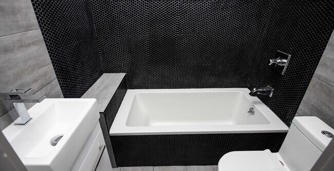 640 Lafayette Ave unit 2D, Brooklyn, NY 11216 - photo 5