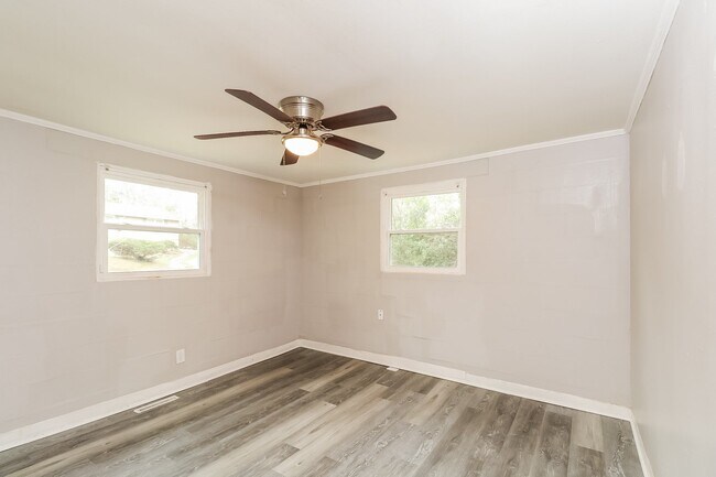 324 Adams Ave, Batesburg, SC 29006 - photo 7